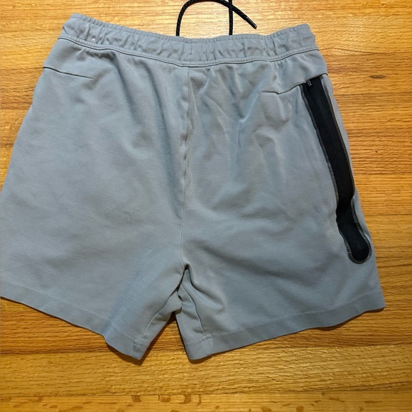 Nike Sportswear Tech Fleece Shorts Athletic  Men's small  (f6 - Picture 2 of 9